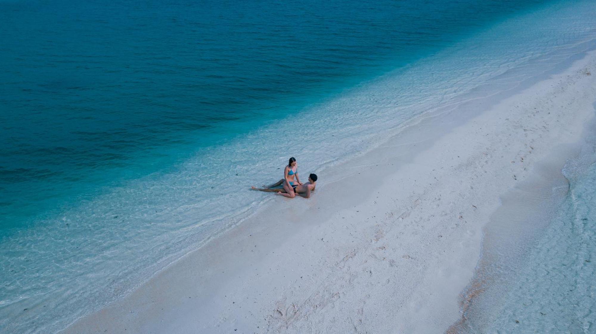 Tranquila Beach Hotel Rasdhoo Bagian luar foto