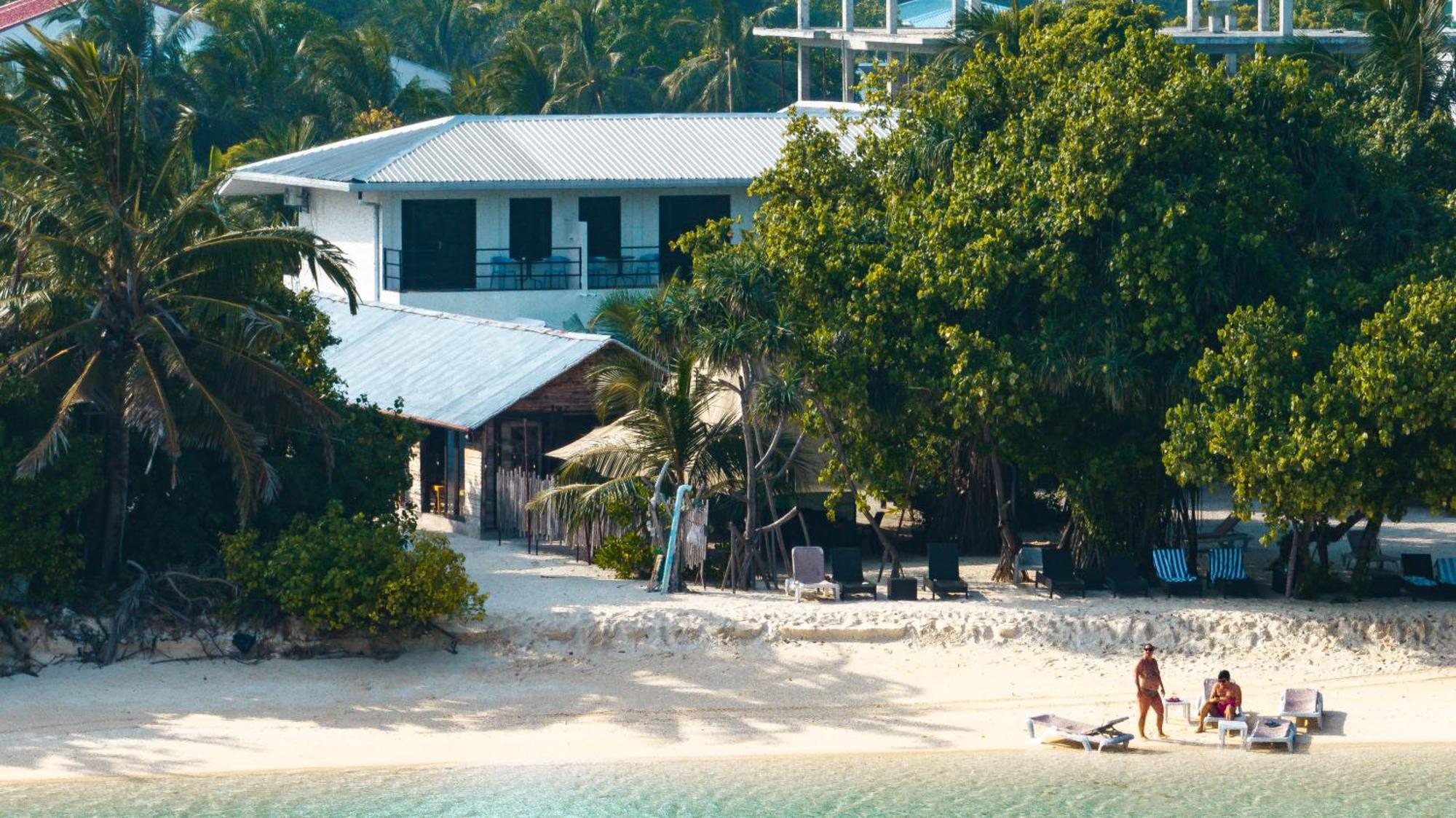 Tranquila Beach Hotel Rasdhoo Bagian luar foto