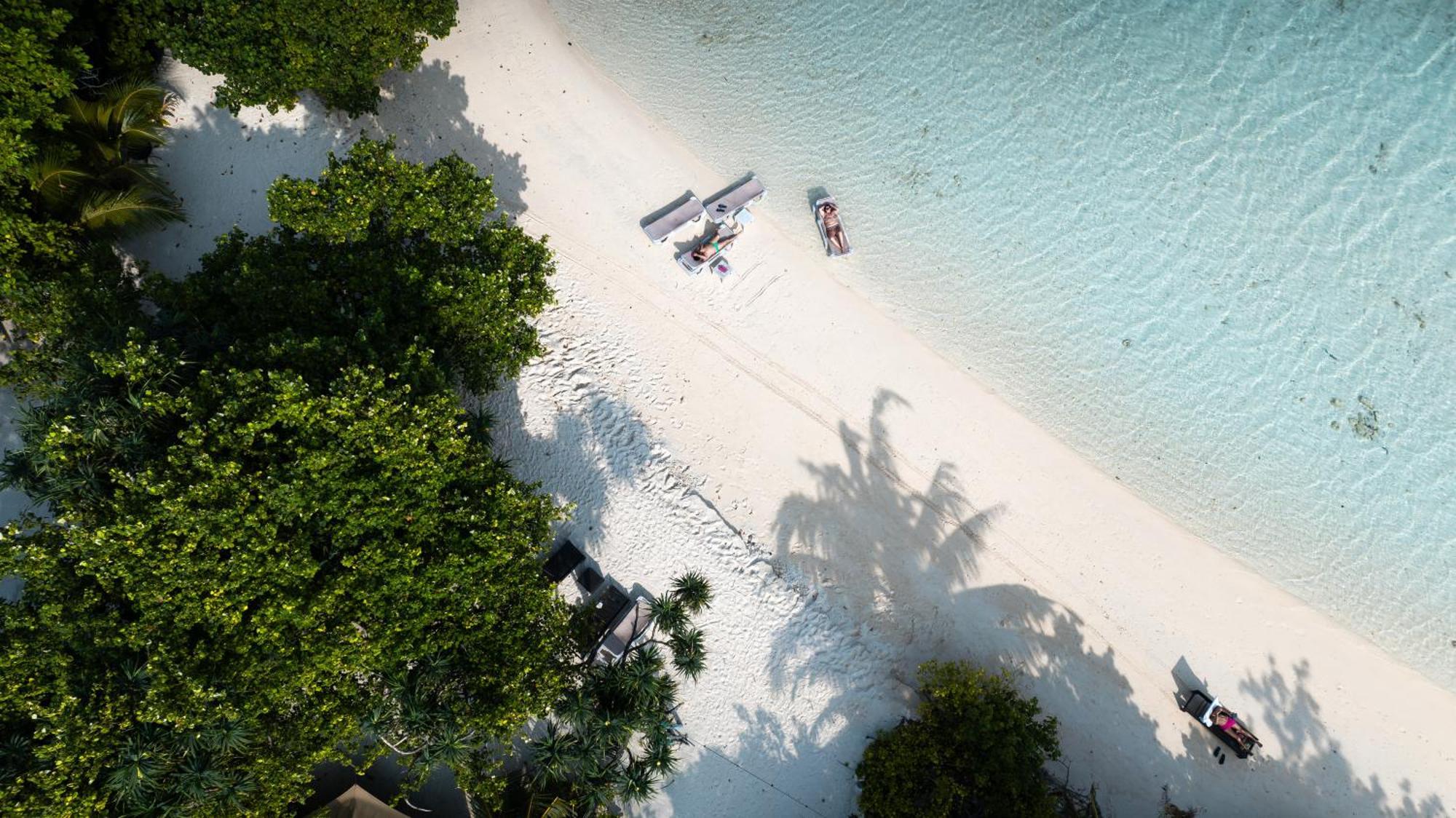 Tranquila Beach Hotel Rasdhoo Bagian luar foto