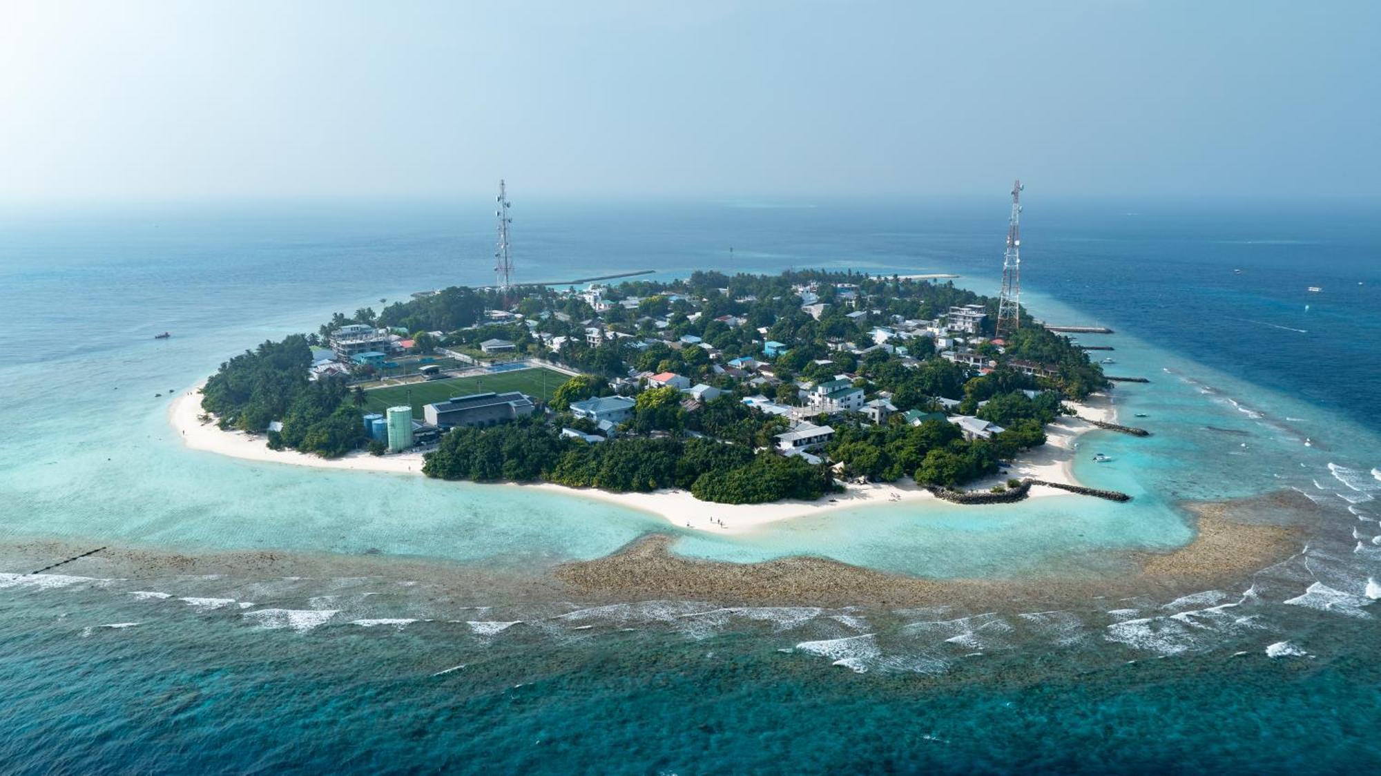 Tranquila Beach Hotel Rasdhoo Bagian luar foto