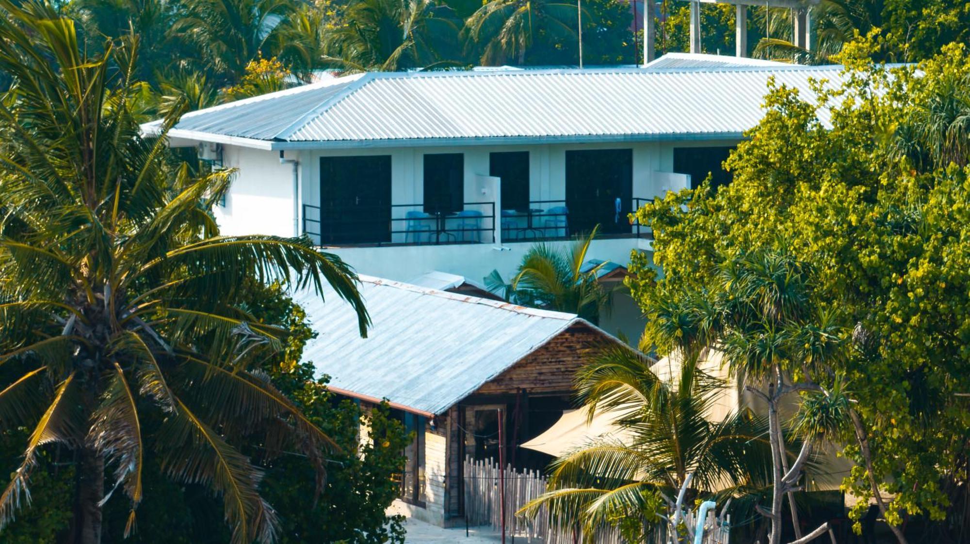 Tranquila Beach Hotel Rasdhoo Bagian luar foto