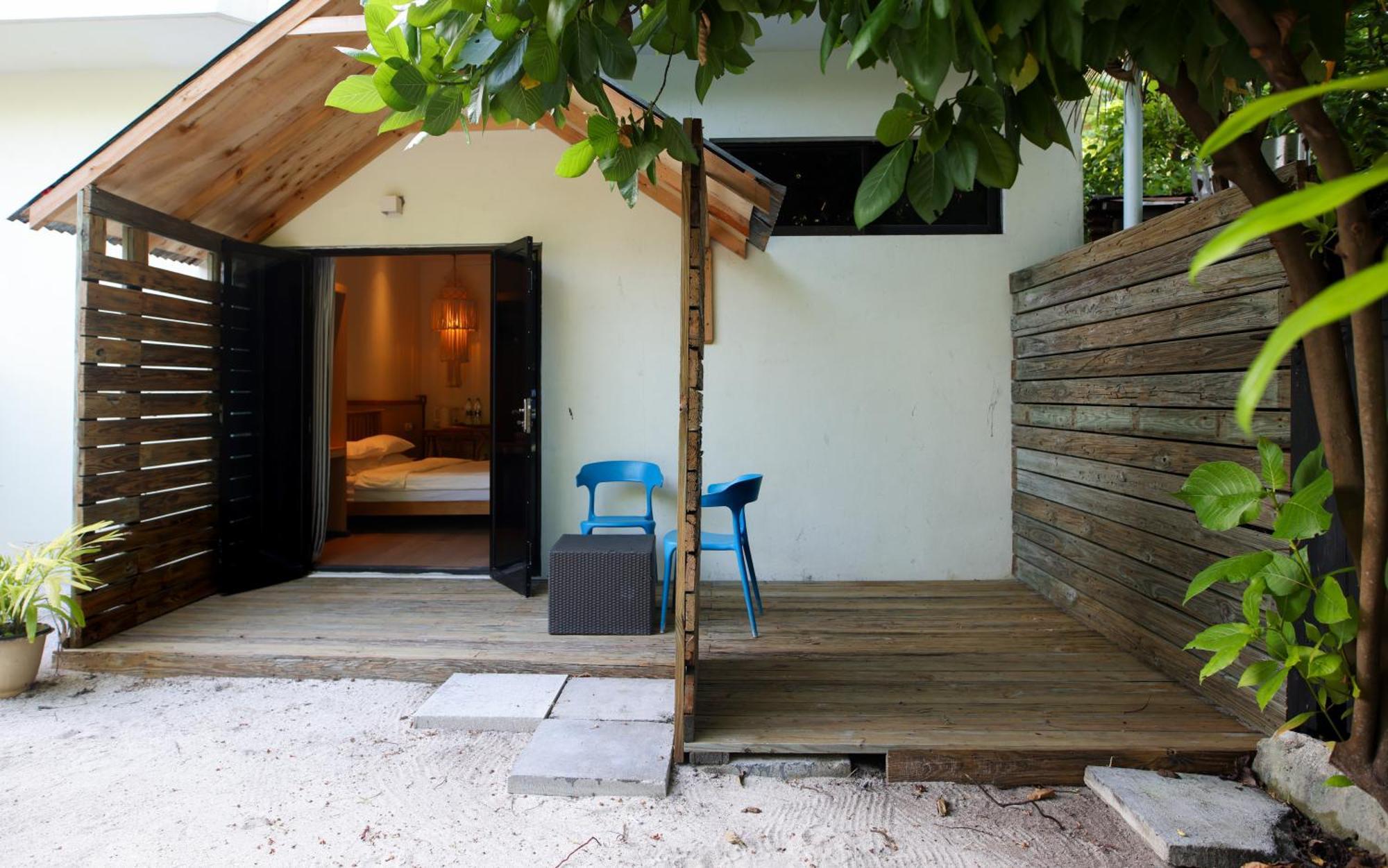 Tranquila Beach Hotel Rasdhoo Bagian luar foto