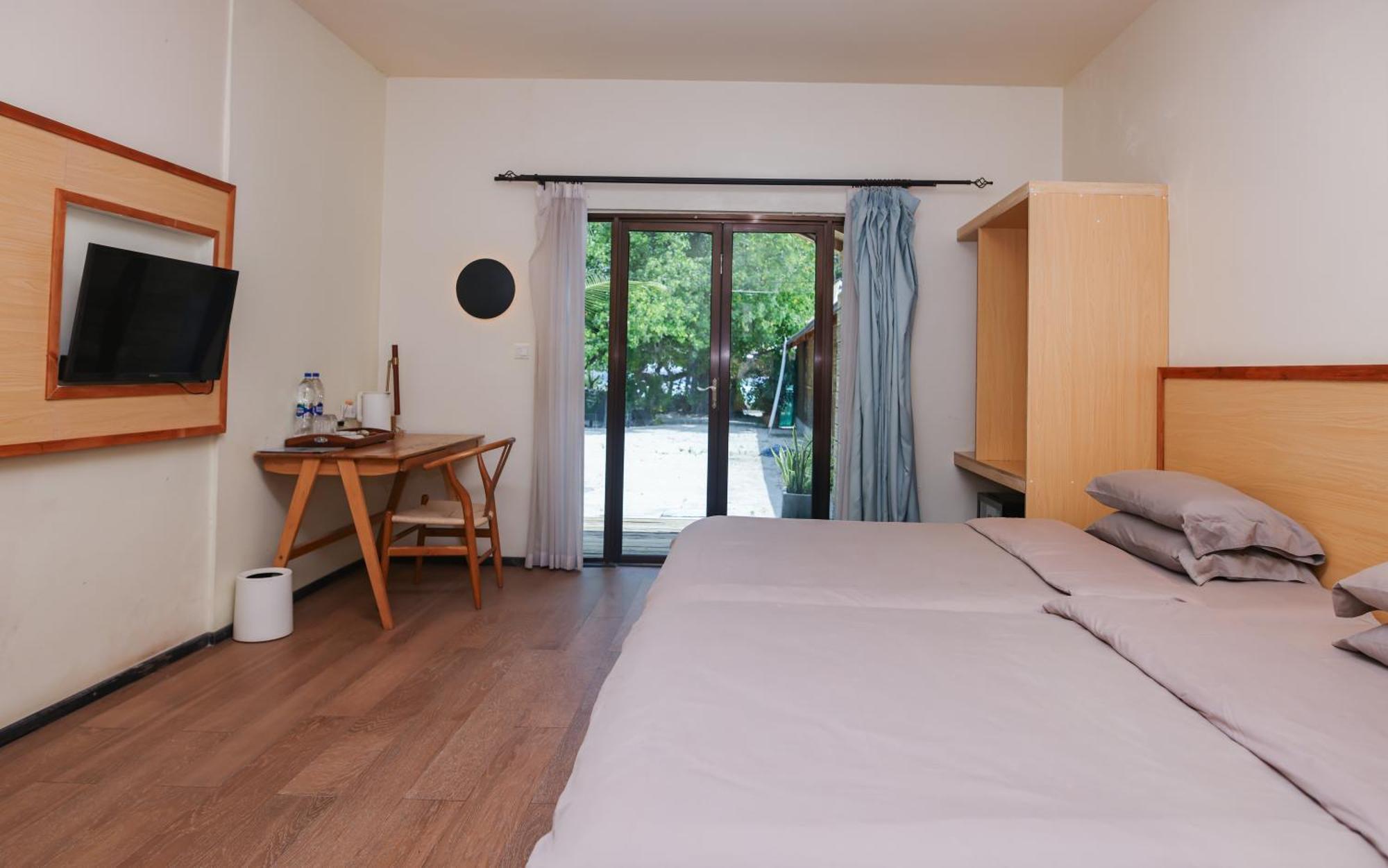 Tranquila Beach Hotel Rasdhoo Bagian luar foto